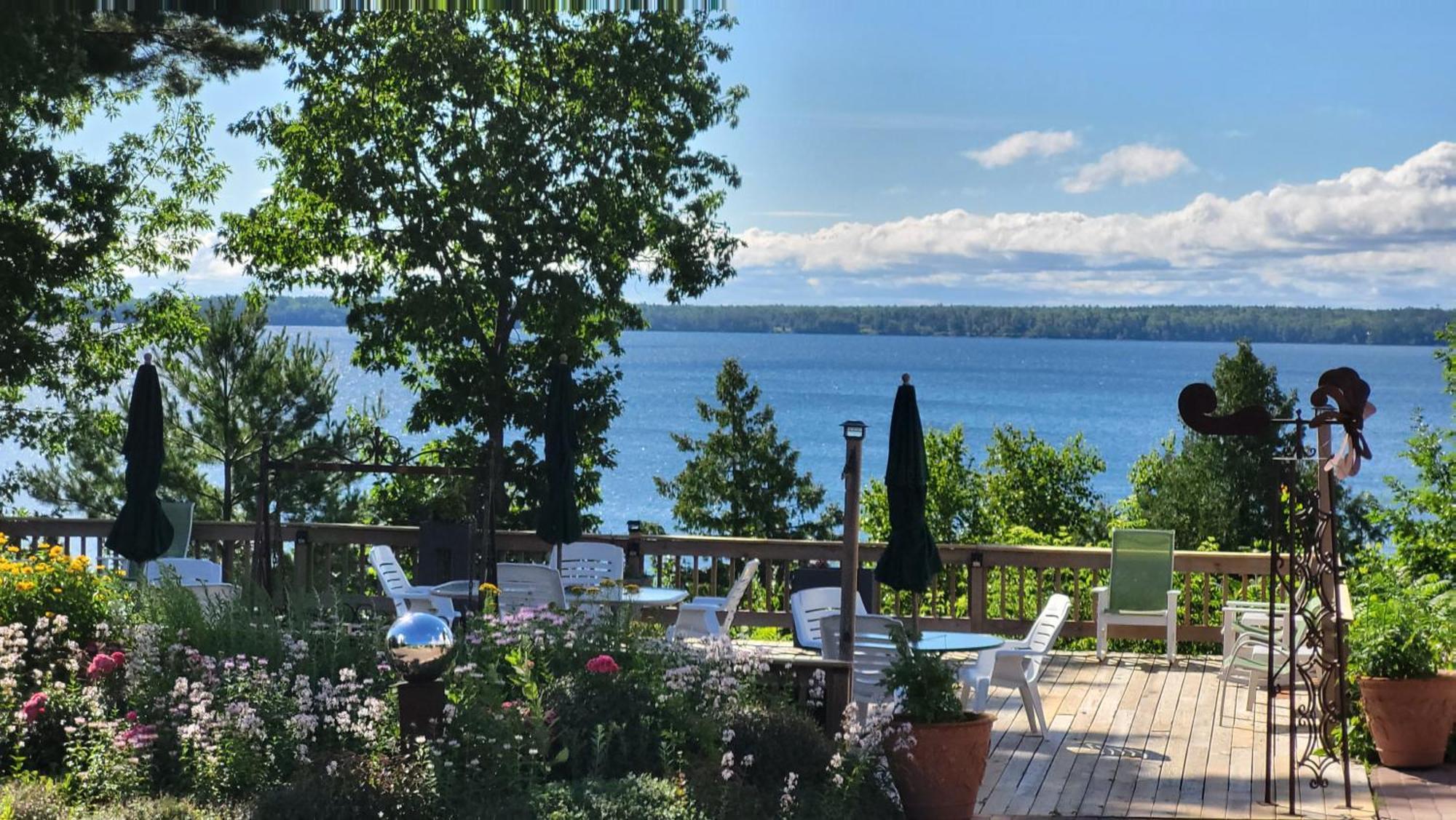 Chequamegon Lake Superior Lodge Bayfield Buitenkant foto